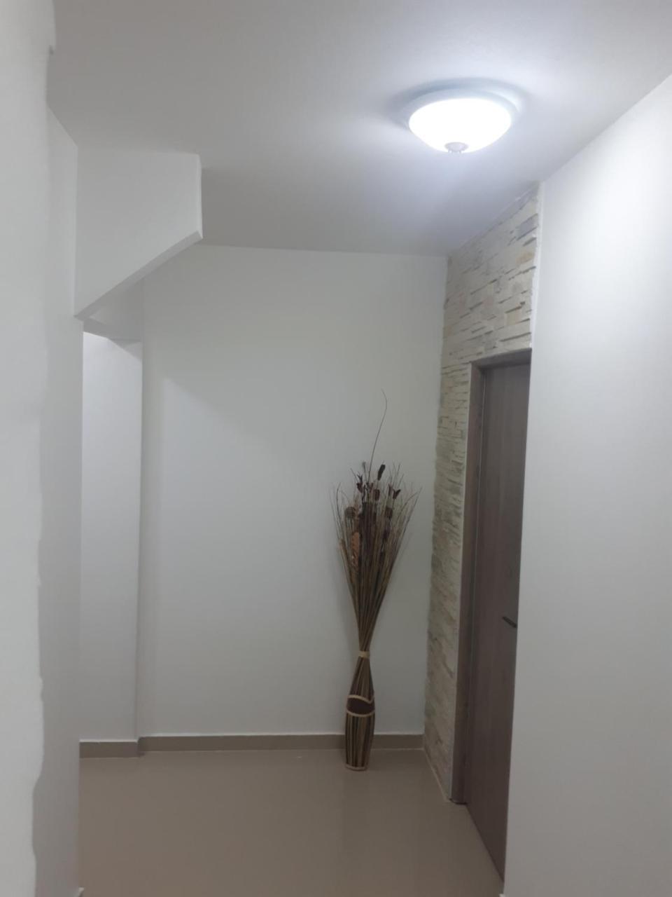 Appartement Apartament Premium Travel à Oradea Extérieur photo