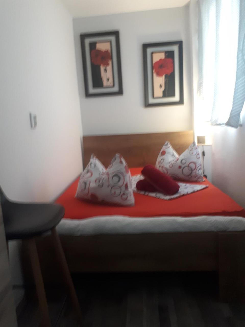 Appartement Apartament Premium Travel à Oradea Extérieur photo